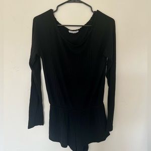 Super soft and light weight long sleeve romper, size S/M